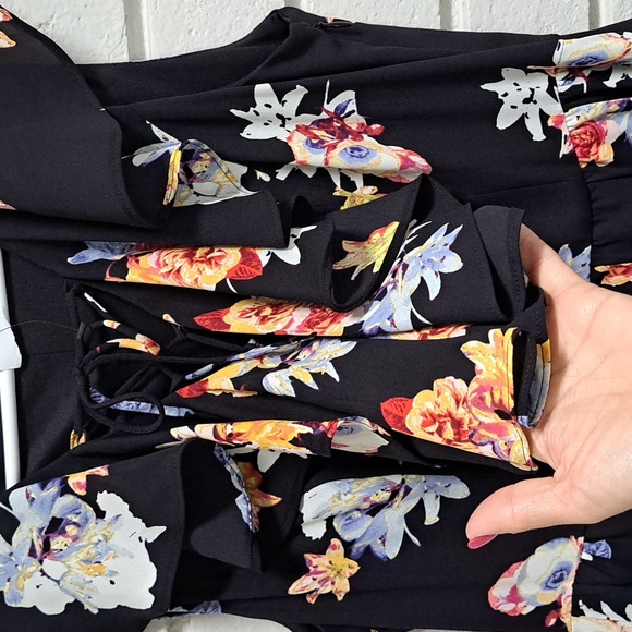 Express Black Floral Ruffled Tie Front Sleeveless Dress. Size 4 NWT - Picture 2 of 11
